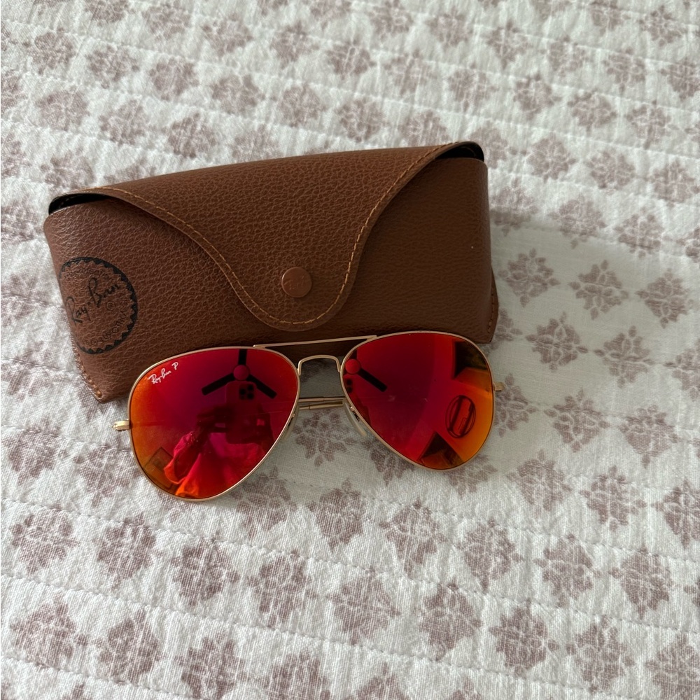 Ray-Ban Gold Aviator Sunglasses with Red Lenses